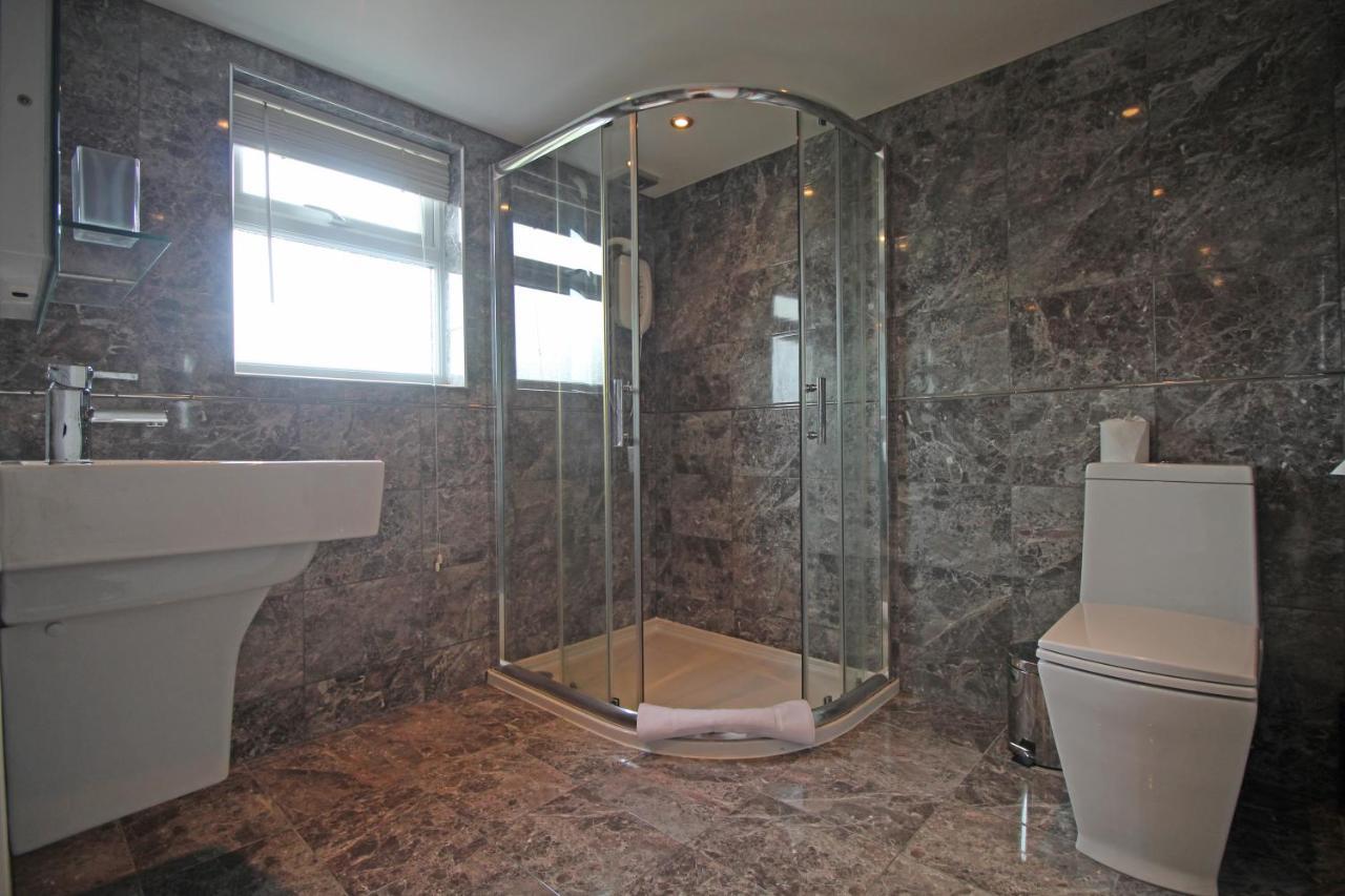 Queens Road - Luxury Spacious Home In Chester Christleton Dış mekan fotoğraf